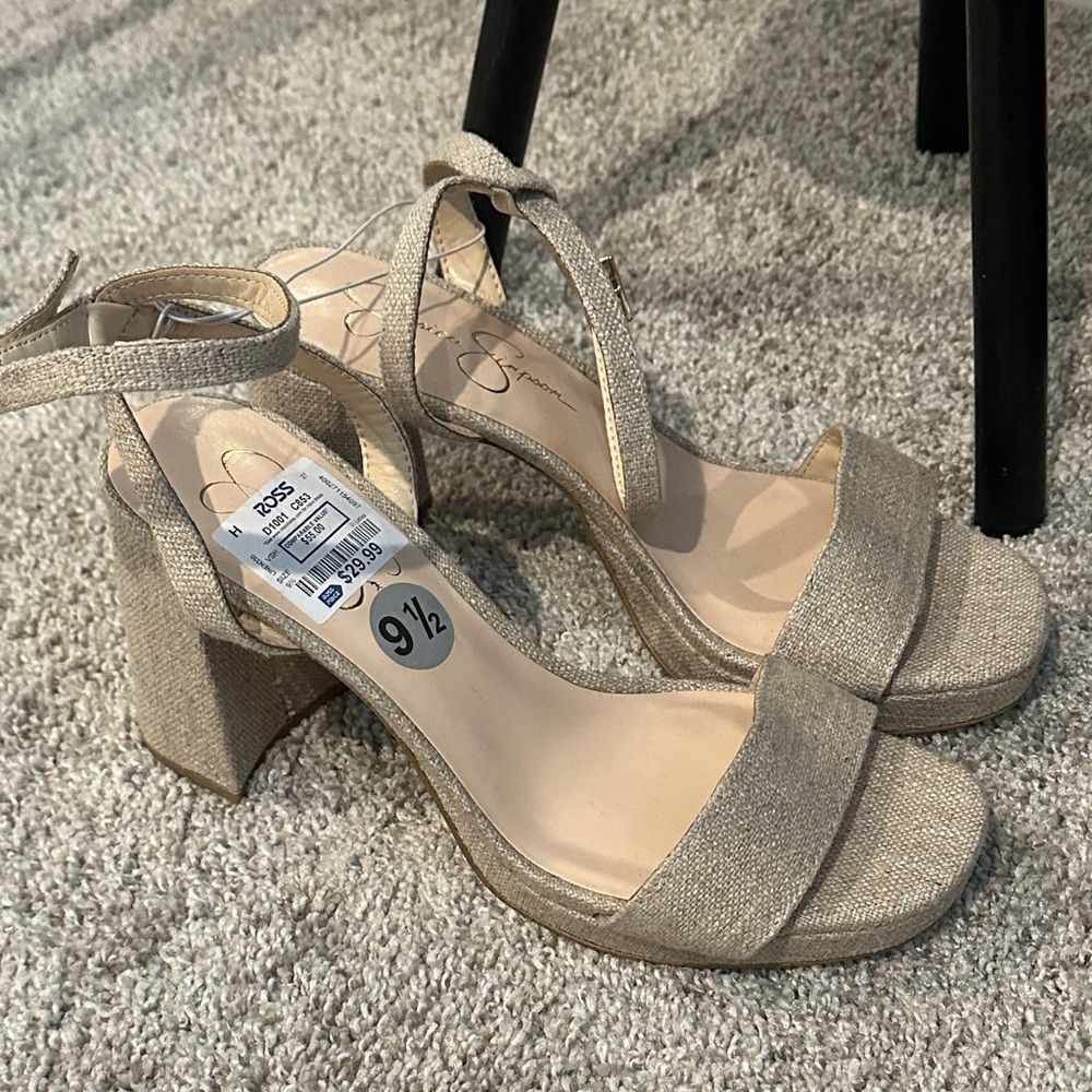 Jessica Simpson Beige Linen Textured Block Heel Sandals. Size 9.5. NWOB